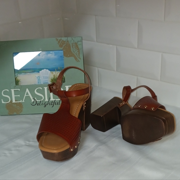 Comfort 1946 Women's Cognac Strappy Open Toed Sandals Size 8 - Picture 6 of 10